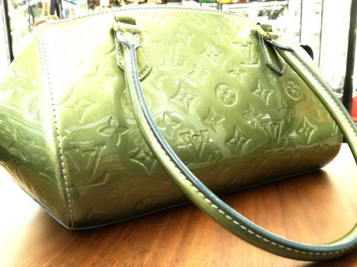 カジュアルバッグのルイヴィトン（LOUIS VUITTON）