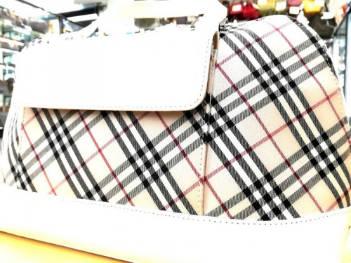 バーバリー（BURBERRY）のハンドバッグ