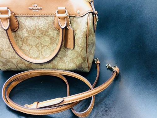 バッグのコーチ（COACH）