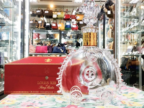 テーブルウェアのバカラ（Baccarat）