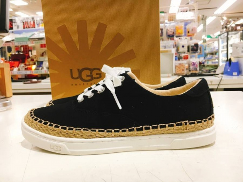 サンダルのパンプス