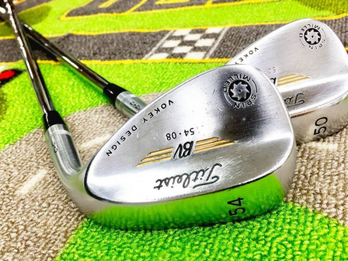 スポーツ用品のゴルフ