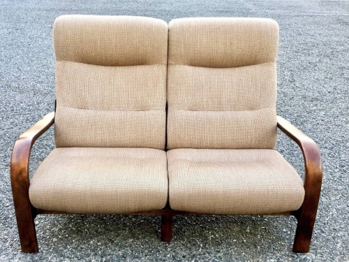 家具のソファ
