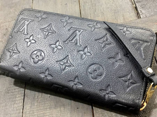 財布のLOUIS VUITTON(ルイ・ヴィトン）