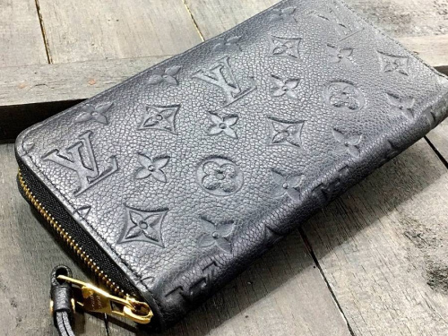 LOUIS VUITTON(ルイ・ヴィトン）のモノグラム