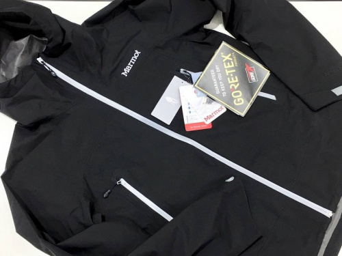 ジャケットのMarmot