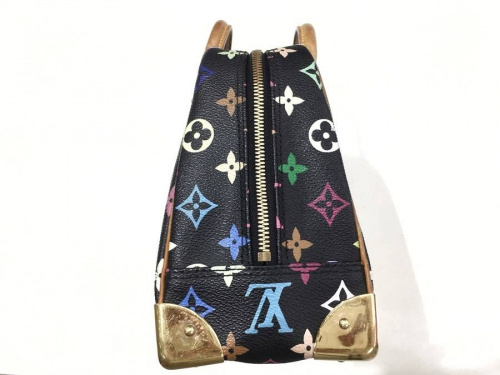 バッグのリサイクル　ブランドバッグ