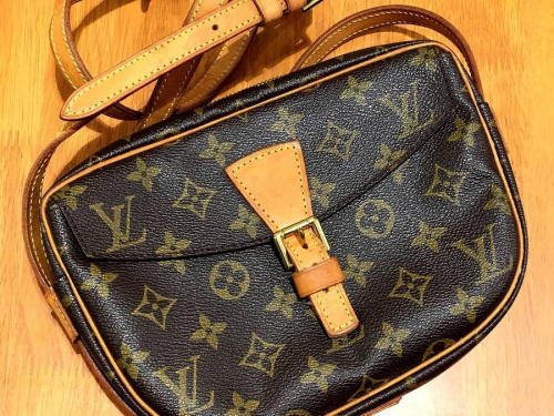 ブランド・ラグジュアリーのショルダーバッグ