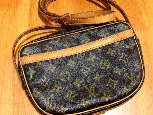 ショルダーバッグのリサイクル　ブランド品