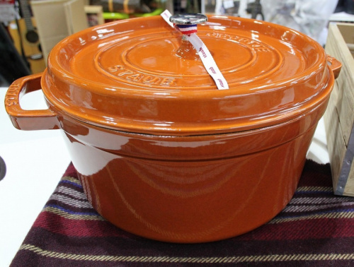 両手鍋 ホーロー鍋のSTAUB