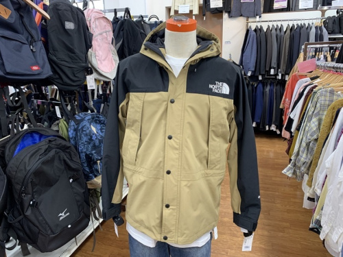 ジャケットのマウンテンライトジャケット