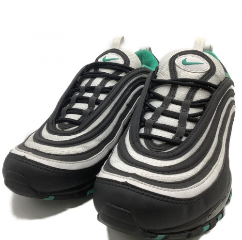 靴のスニーカー　浦和