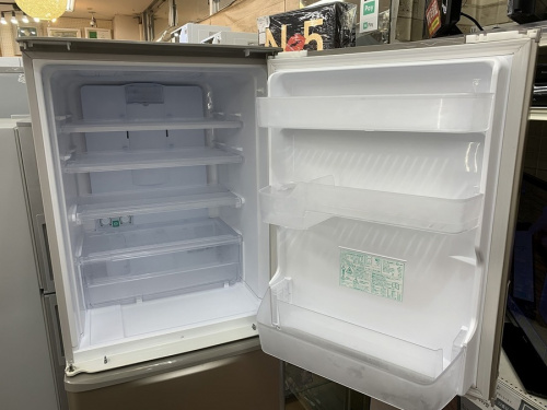 冷蔵庫の3ドア冷蔵庫