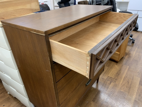 アメリカンヴィンテージチェストのBASSETT FURNITURE