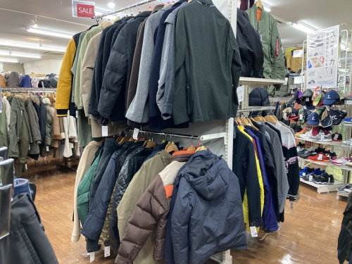 ダウンジャケットのコート