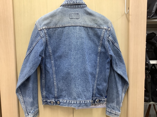 デニムジャケットのリーバイス　LEVI'S