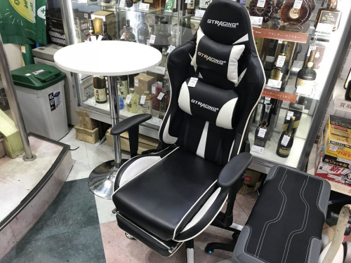 イスのゲーミングチェア