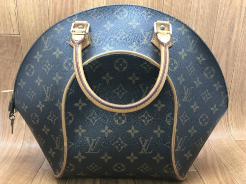 ルイヴィトンのLOUIS