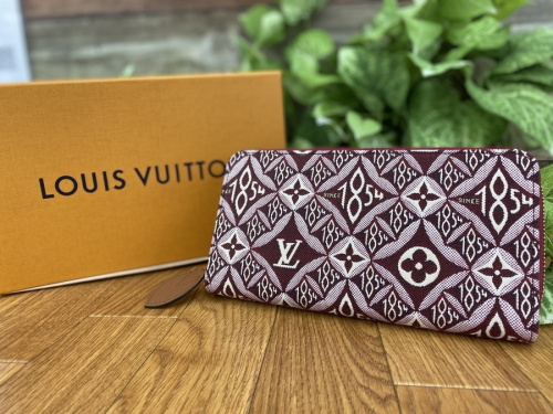 ブランド・ラグジュアリーのLOUIS VUITTON