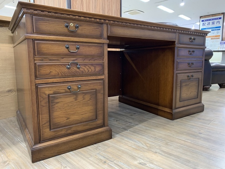 専用アンティーク　デスク　IDC大塚家具 東海家具 机　ドレッサー　片軸デスク IDC大塚家具取扱いアンティーク調デスク「ブルックス」が買取入荷致し