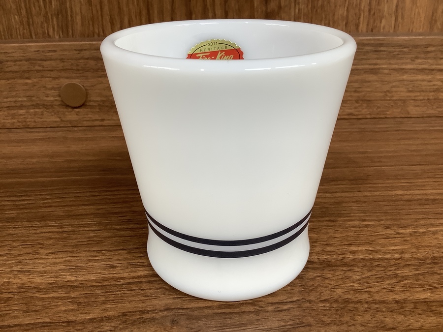配色とロゴのマークがポイントのfire king×FRED PERRYが入荷しま