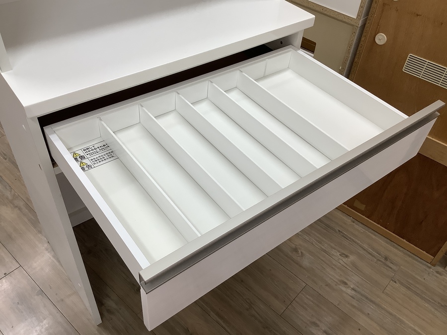 ホワイトカラーのニトリ食器棚が入荷しました！【愛知蟹江店