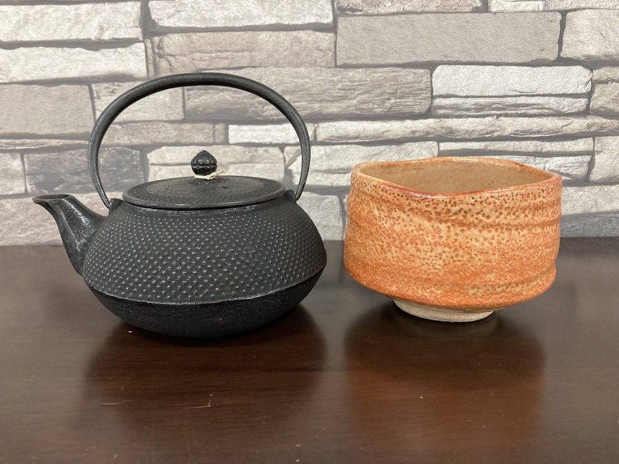 南部鉄器の鉄瓶&赤志野焼茶碗入荷しました！【愛知蟹江店】｜2022年02