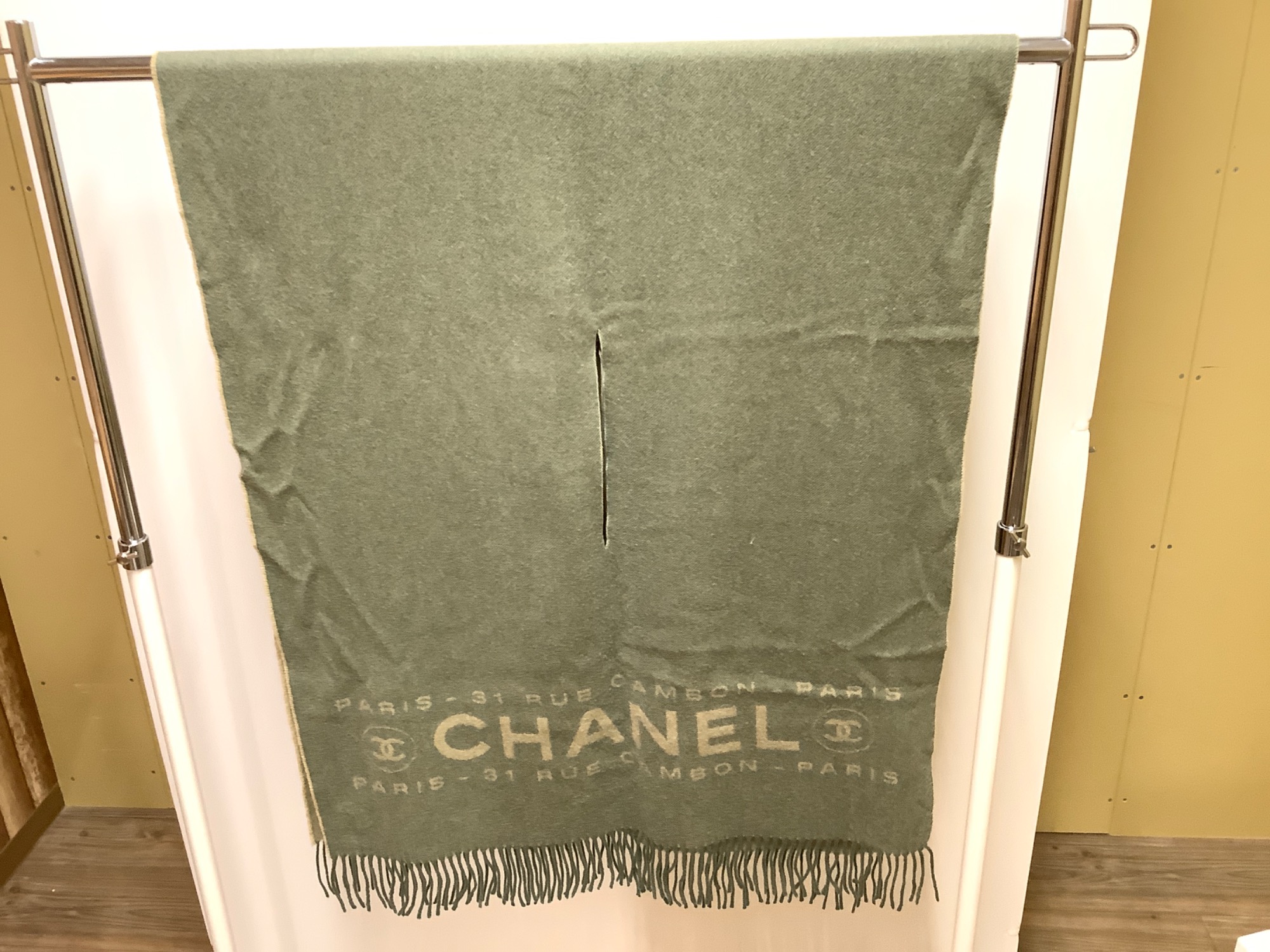 スマホで購入】CHANEL(シャネル)大判ストールが入荷致しました。｜2022