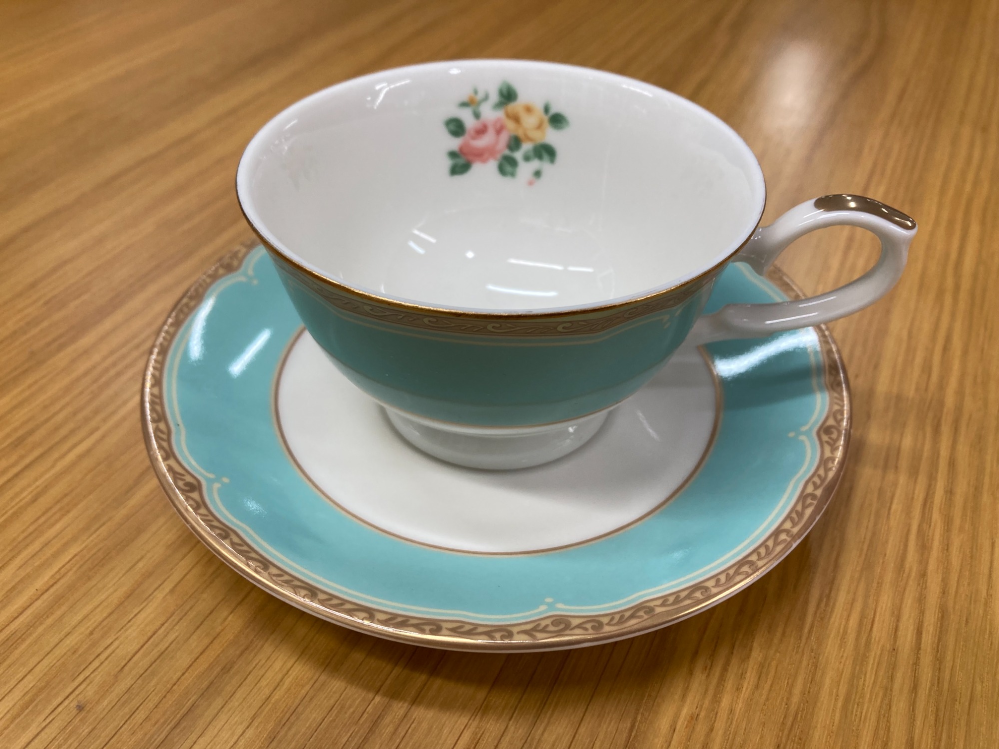 スマホで購入】NARUMI(ナルミ)のカップ&ソーサー5Pセットを買取入荷