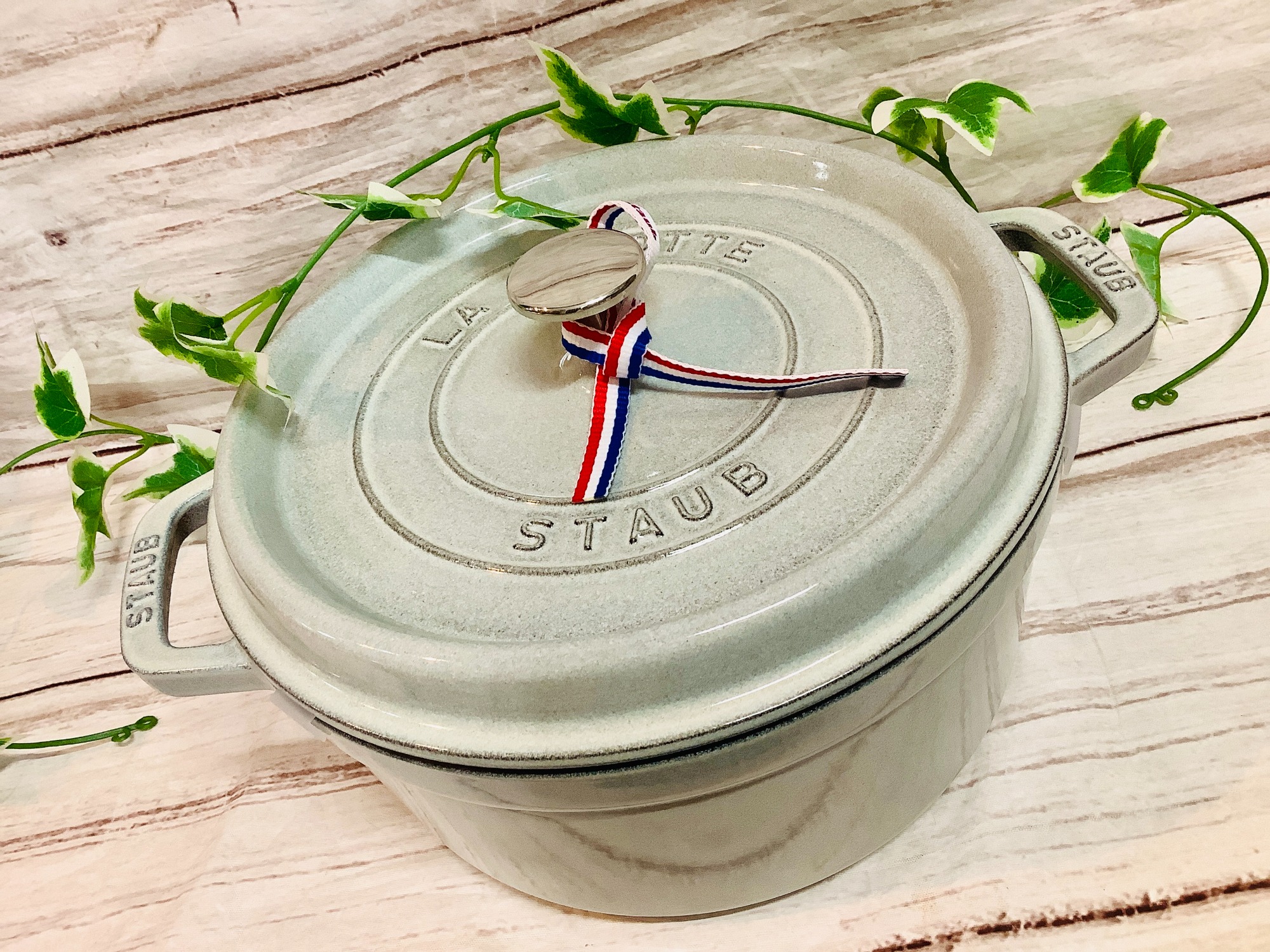 スマホで購入】未使用品！Staub(ストウブ)のピコ・ココットラウンド24