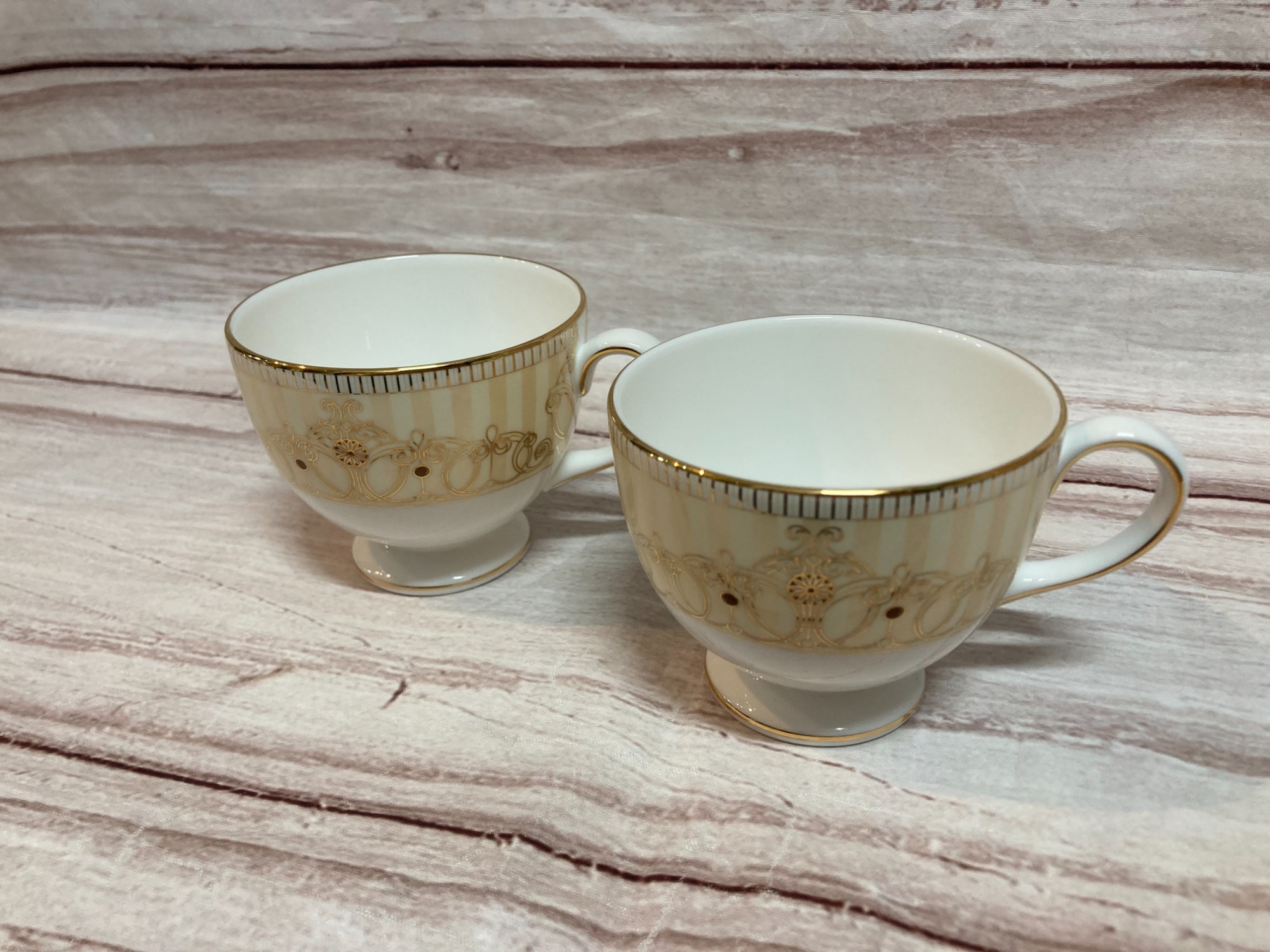 未使用品！Wedgwood(ウェッジウッド)のアレクサンドロ・シャンパン2P