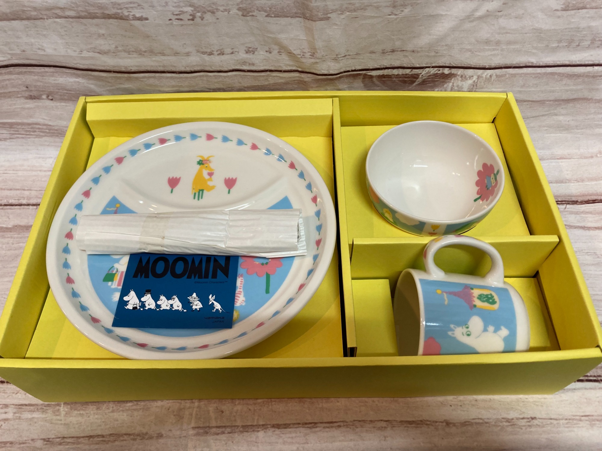 新品　ムーミン　食器　お皿　yamaka ヤマカ ニョロニョロ　スプーン　セット 新品ムーミン食器お皿yamaka ヤマカ ニョロニョロスプーンセット