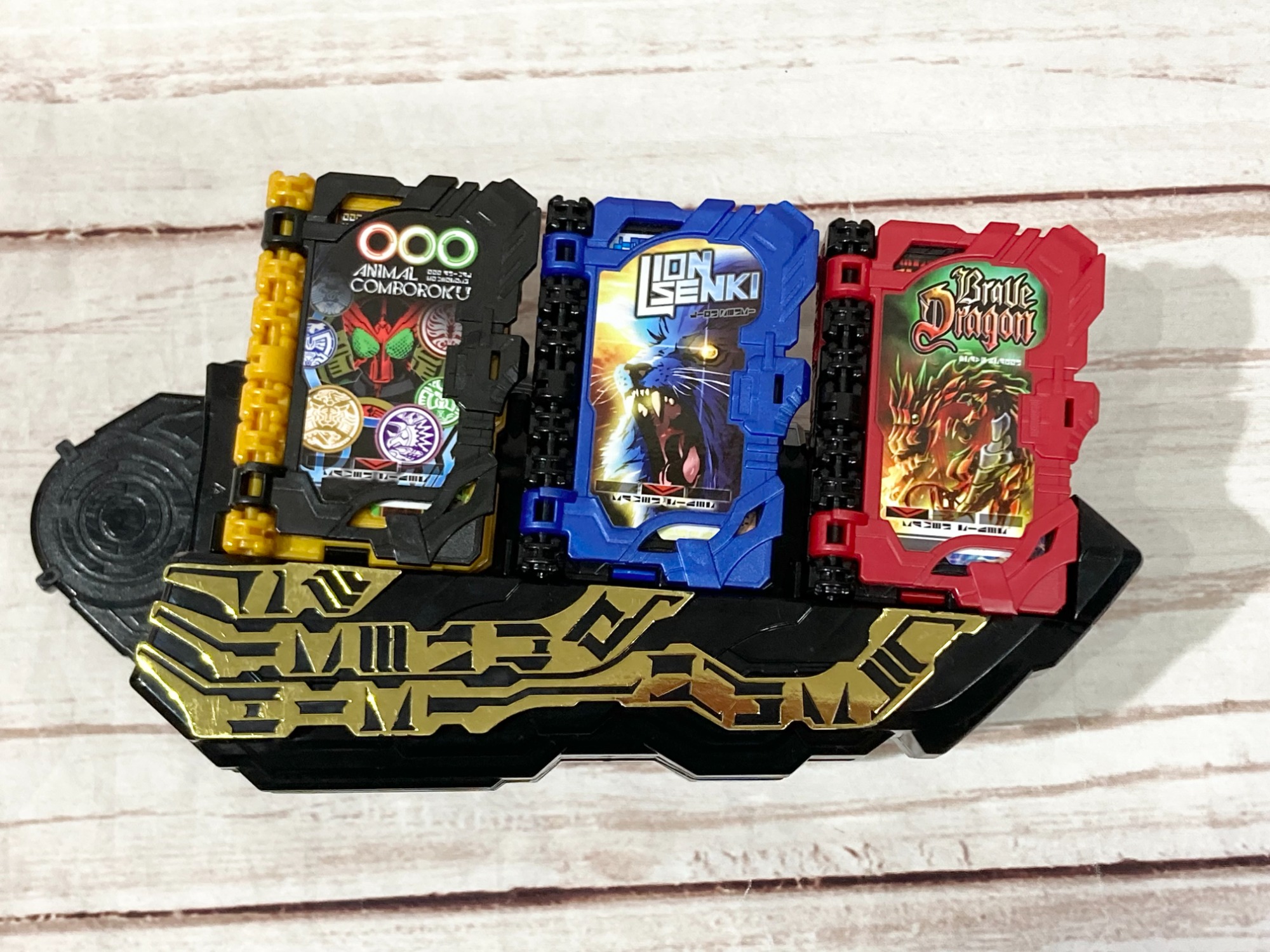 仮面ライダーセイバーのDX聖剣ソードライバーのご紹介です！｜2024年02