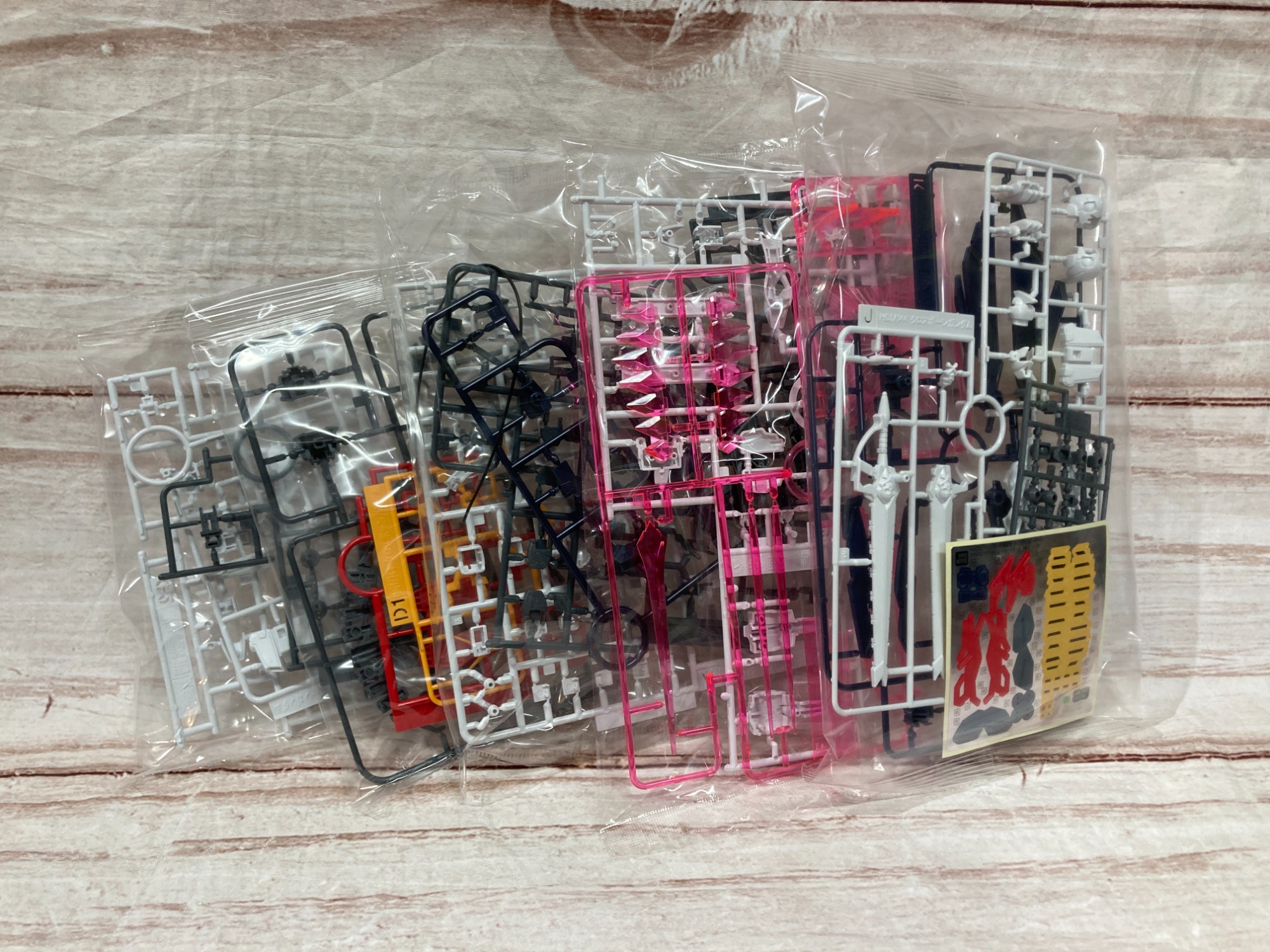 BANDAI（バンダイ）のガンプラ HG 1/144 クロスボーン・ガンダムX1フル