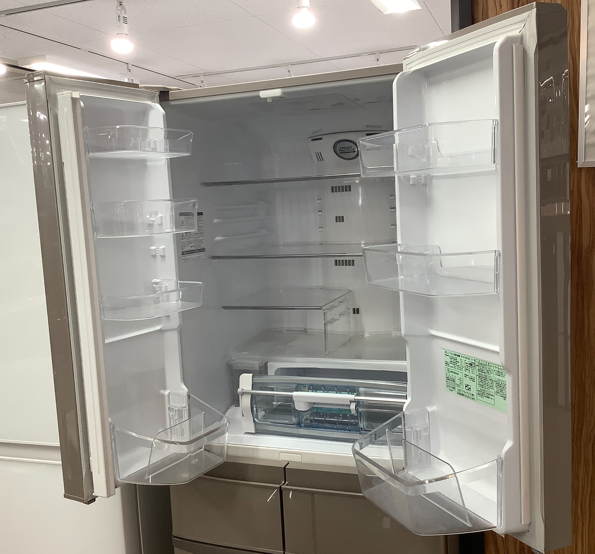 HITACHI(ヒタチ) 6ドア冷蔵庫 441L 2015年製 を買取入荷しました 