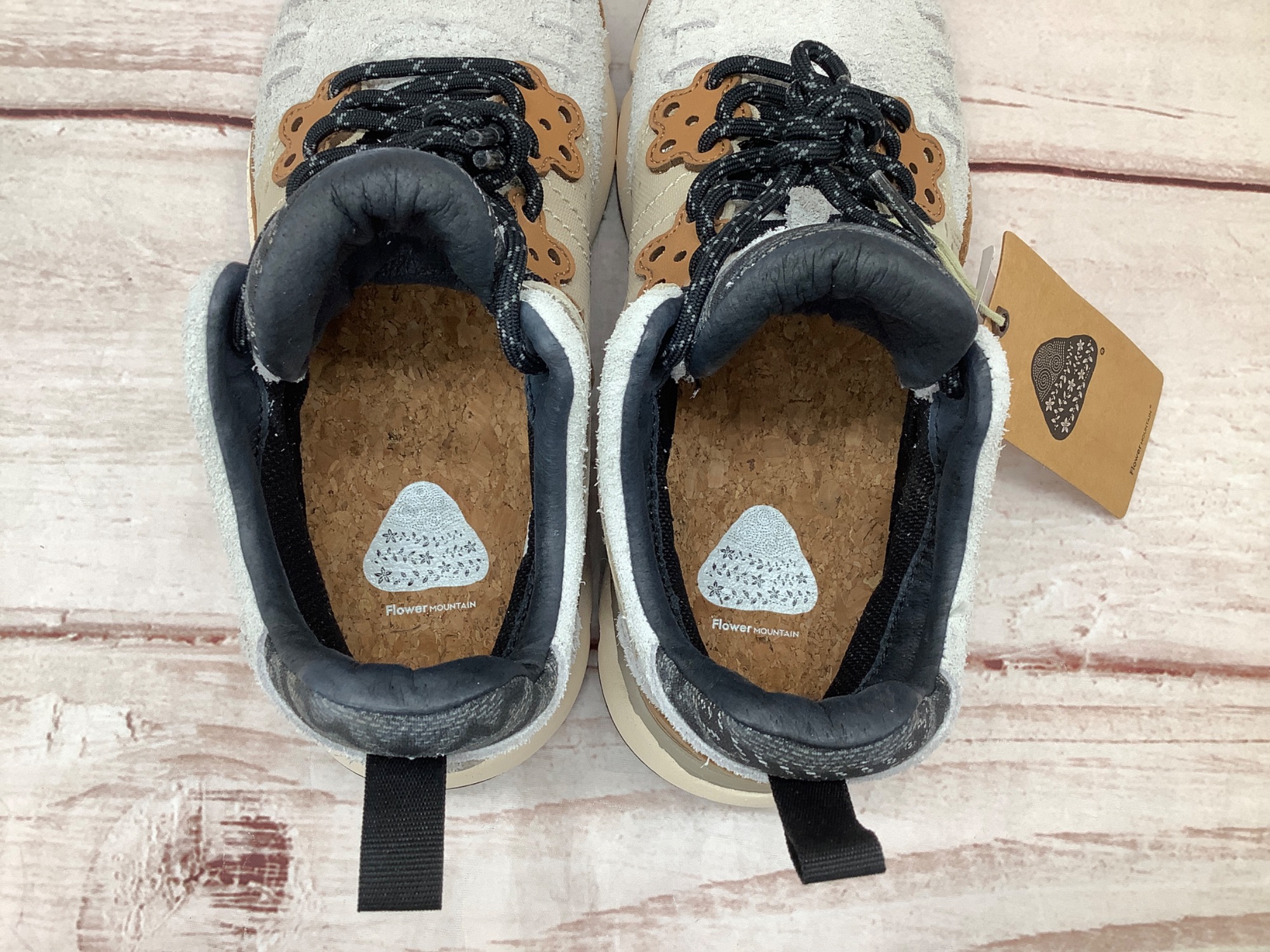 FloworMOUNTAIN(フラワーマウンテン)のスニーカー ”MUSTARD FloworMOUNTAIN(フラワーマウンテン)のスニーカー ”MUSTARD