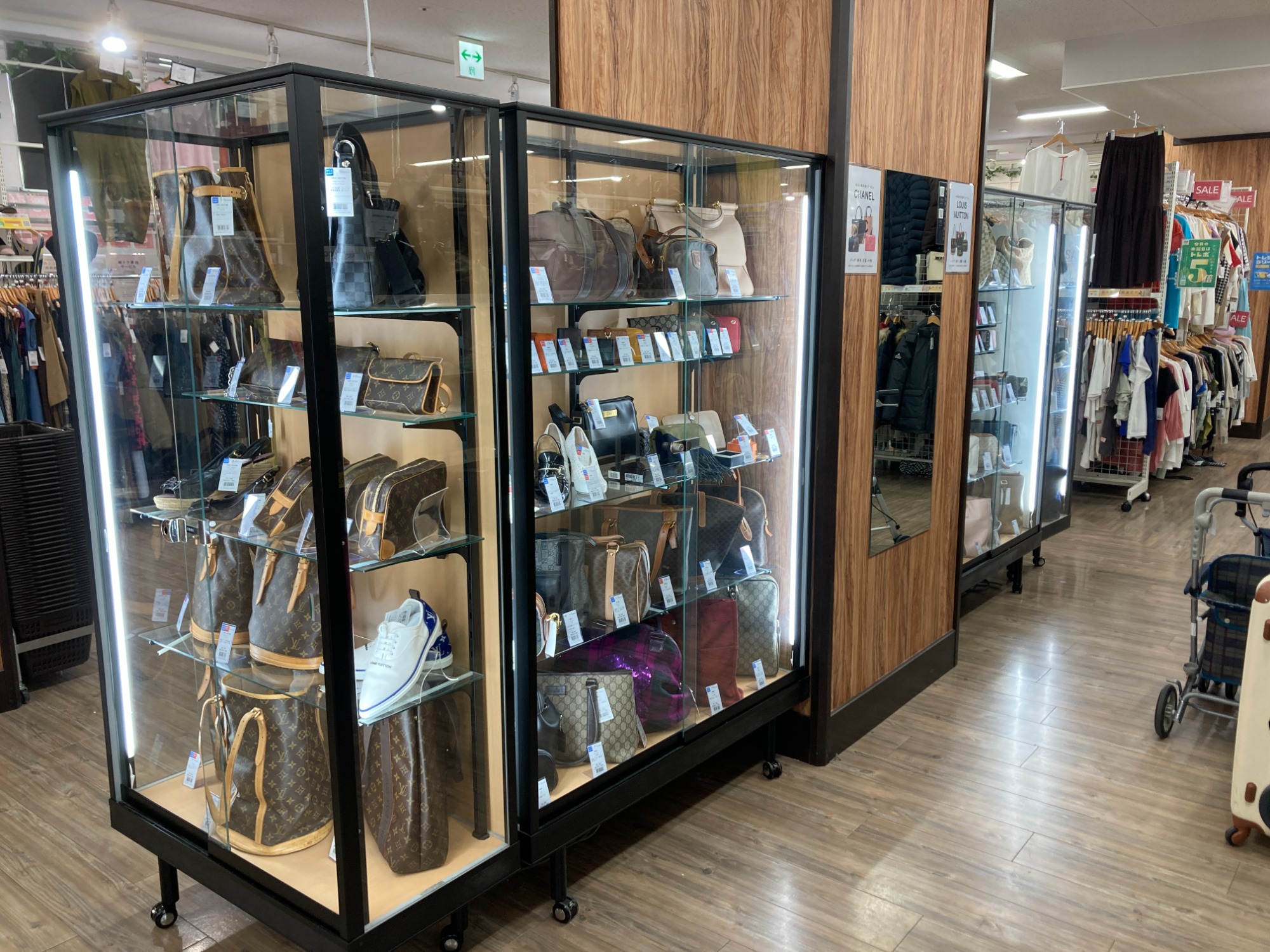 il micio(イルミーチョ) シュリンクレザー 巾着ポーチを買取入荷