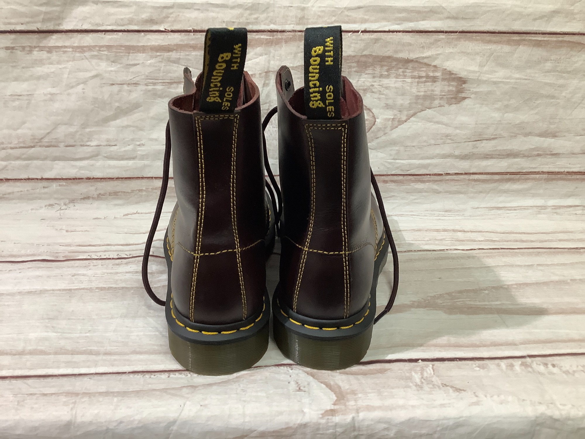 イオンモール常滑店】Dr.Martensの8ホールブーツです！