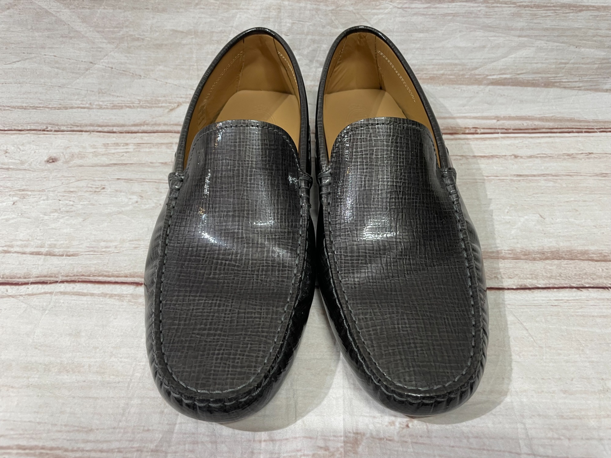 スマホで購入】TOD'S(トッズ) エナメルローファー 8 1/2 メンズ