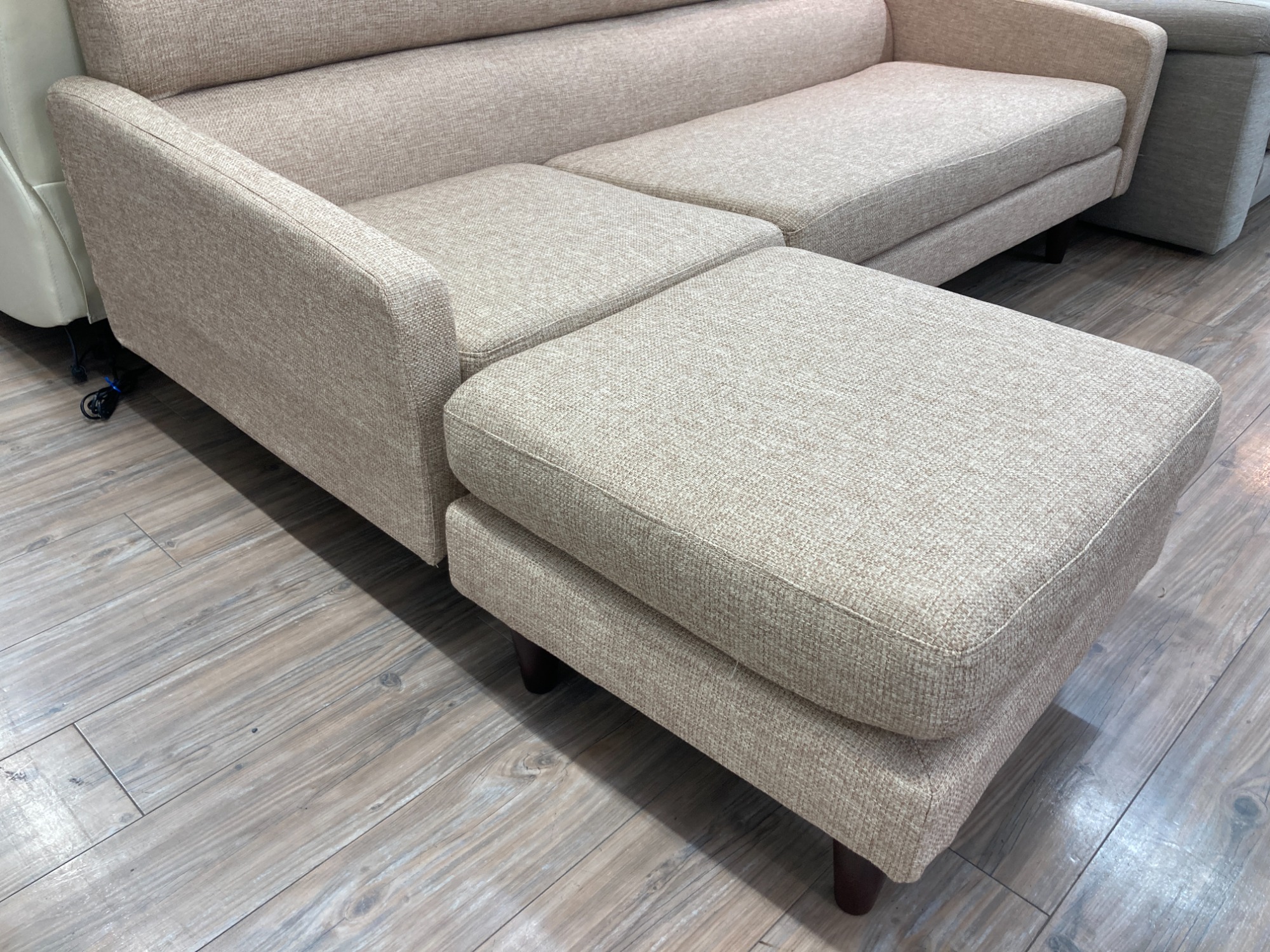 未使用品！コスパクリエーションのカウチソファーを買取入荷致しました