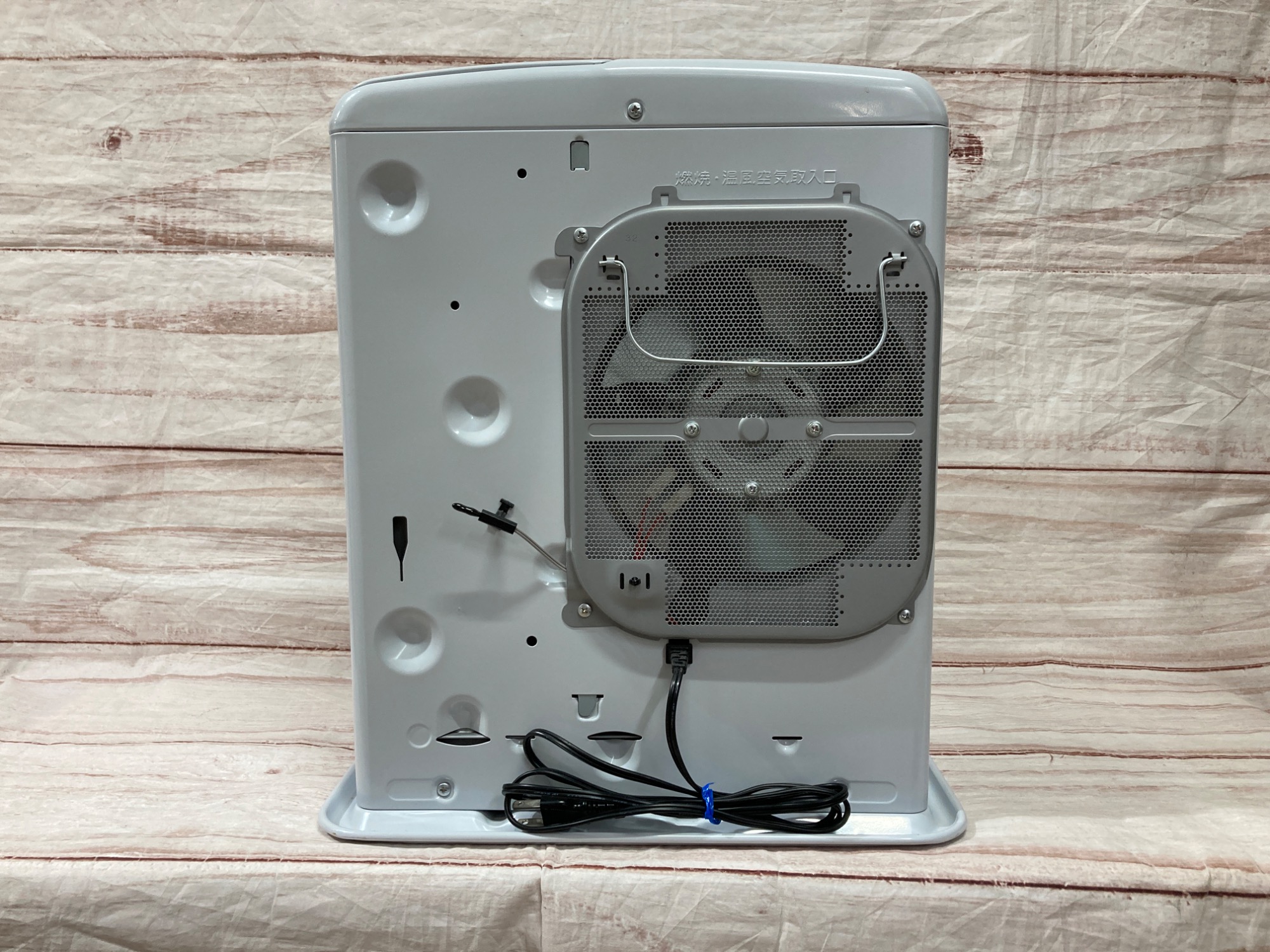 石油ファンヒーターDAINICHI(ダイニチ) FW-3222NC 2022年製 が買取入荷