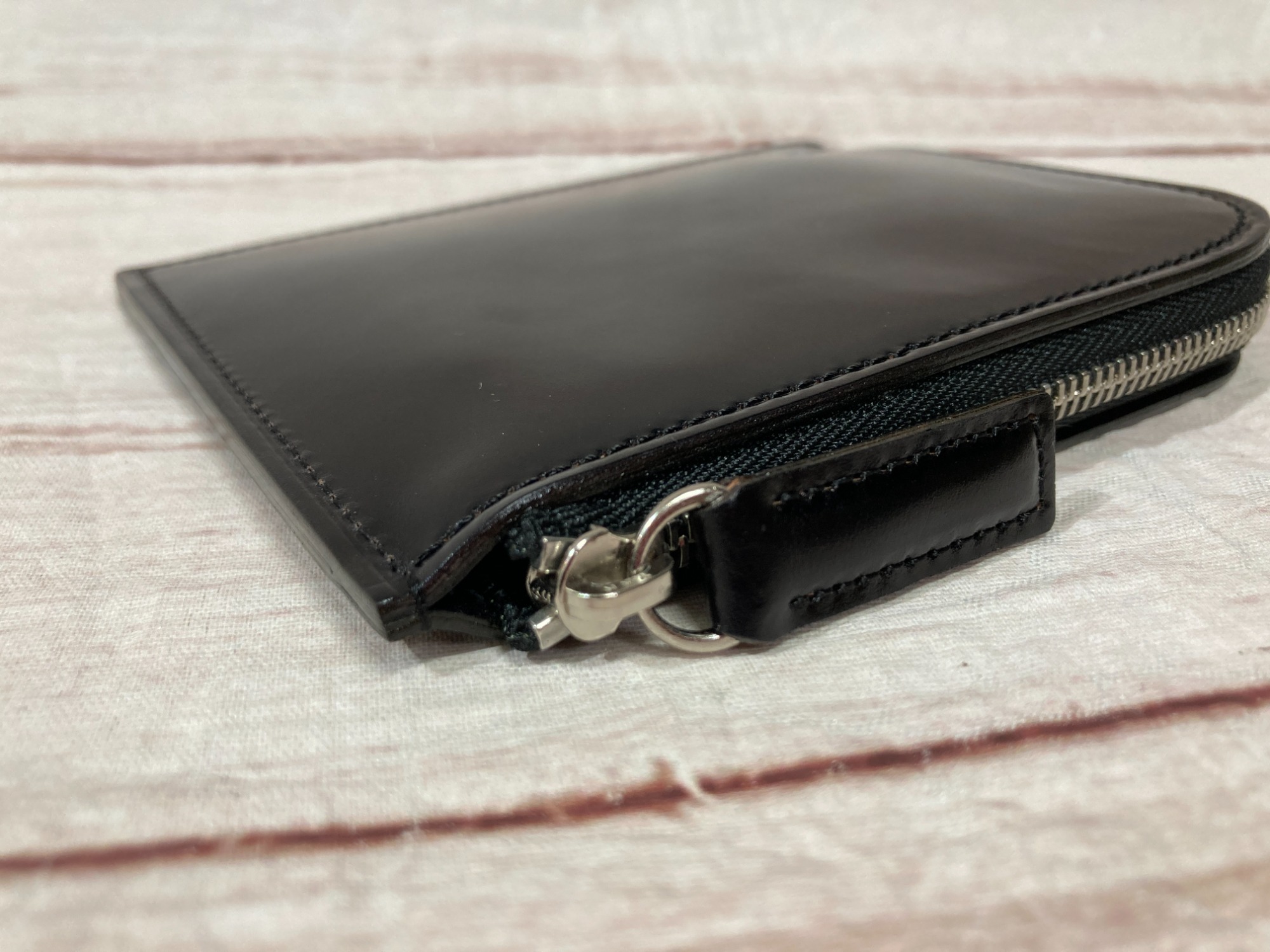 ✨未使用✨土屋鞄　ツチヤカバン　ケース　ラウンドファスナー　レザー　黒 スマホで購入】土屋鞄 (ツチヤカバン) ラウンドファスナー財布