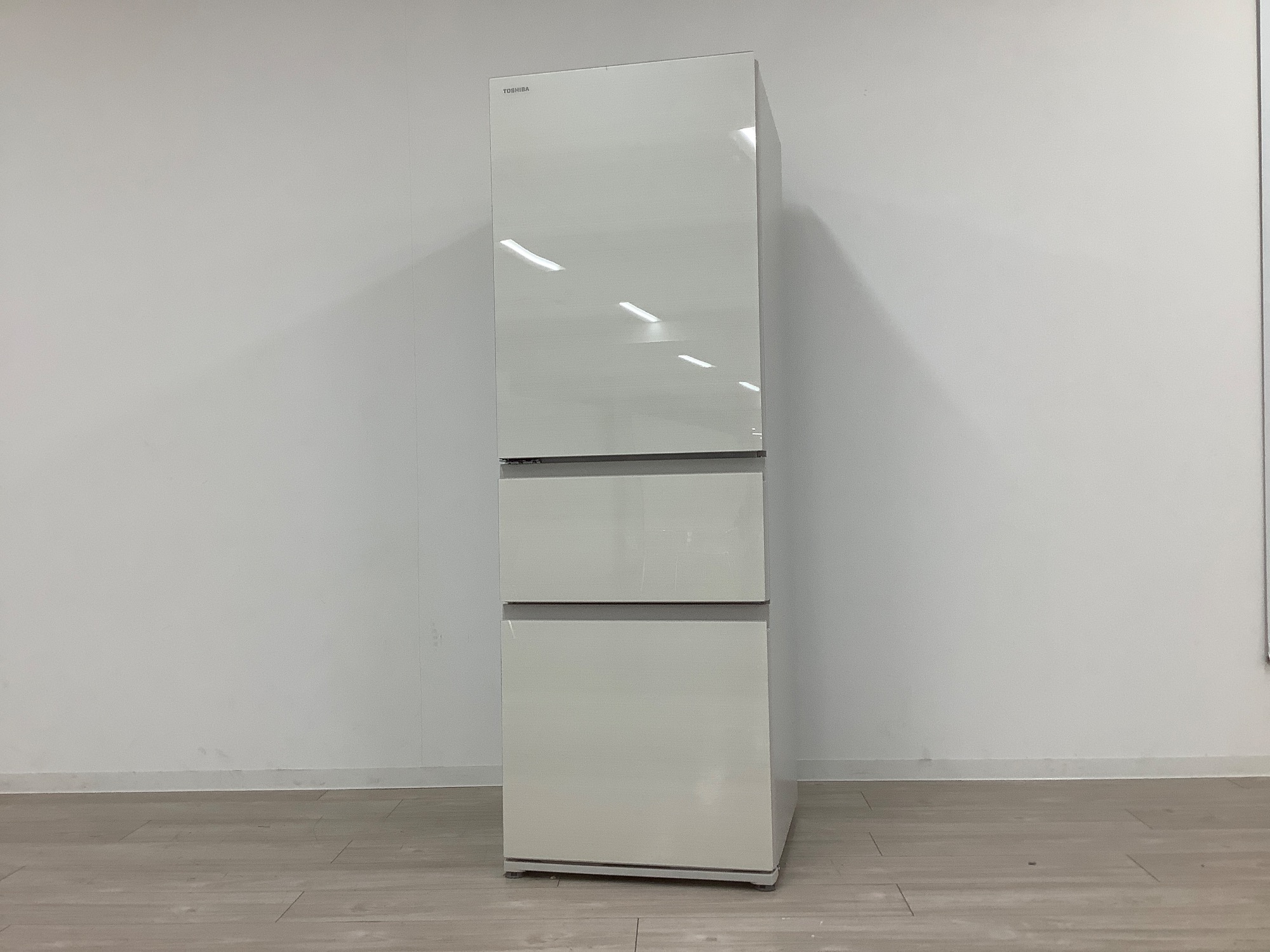 ◇大阪府 神戸市 配達料無料！動作保証5ヶ月！◇2024年製！◇東芝◇冷蔵庫◇ 2022年東芝製6ドア冷蔵庫 ガラス扉 大阪市～神戸市近郊 配送設置