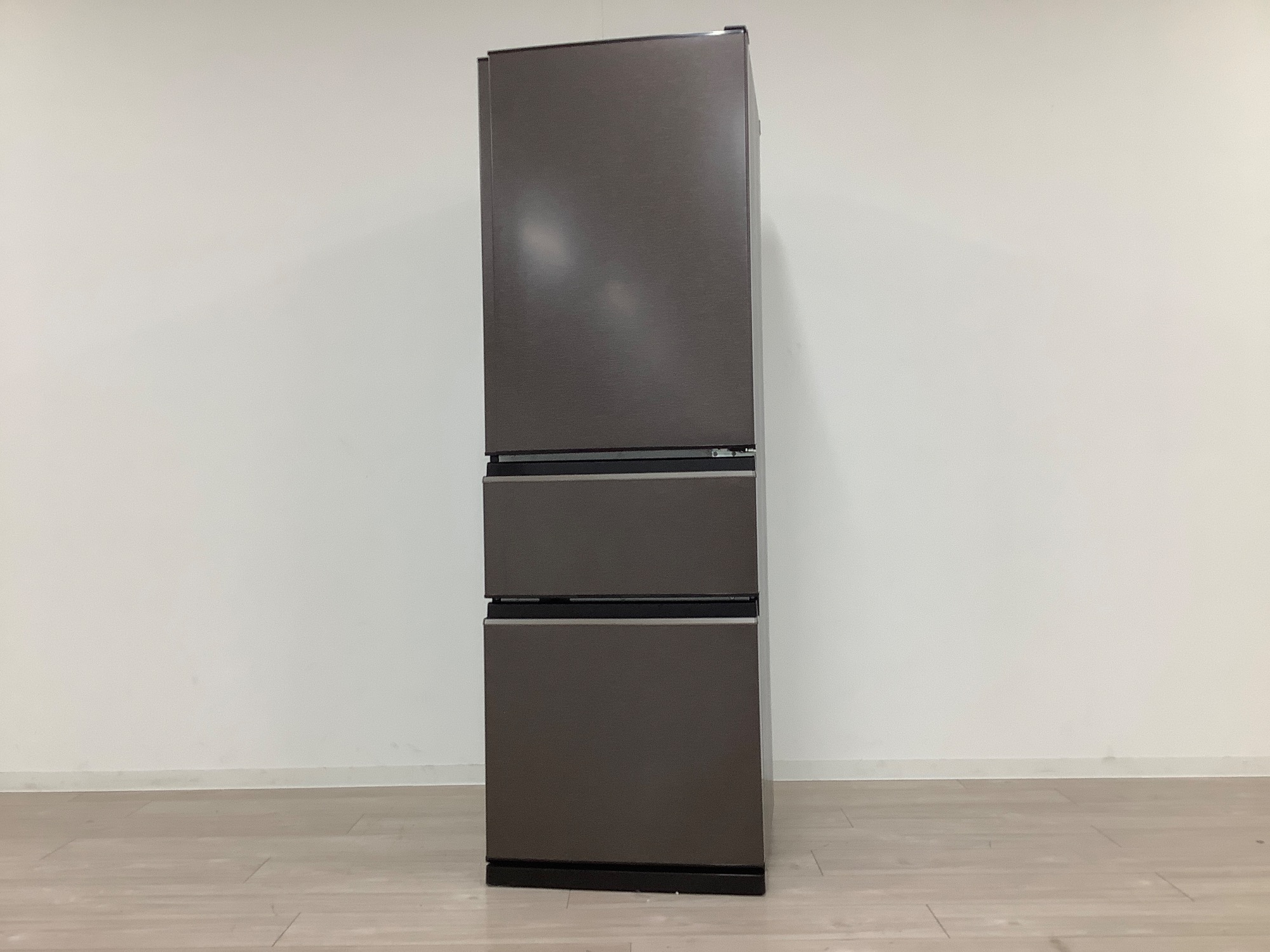 3ドア冷蔵庫 MITSUBISHI MR-CX37H-T 2023年製 365Lを買取入荷致しまし