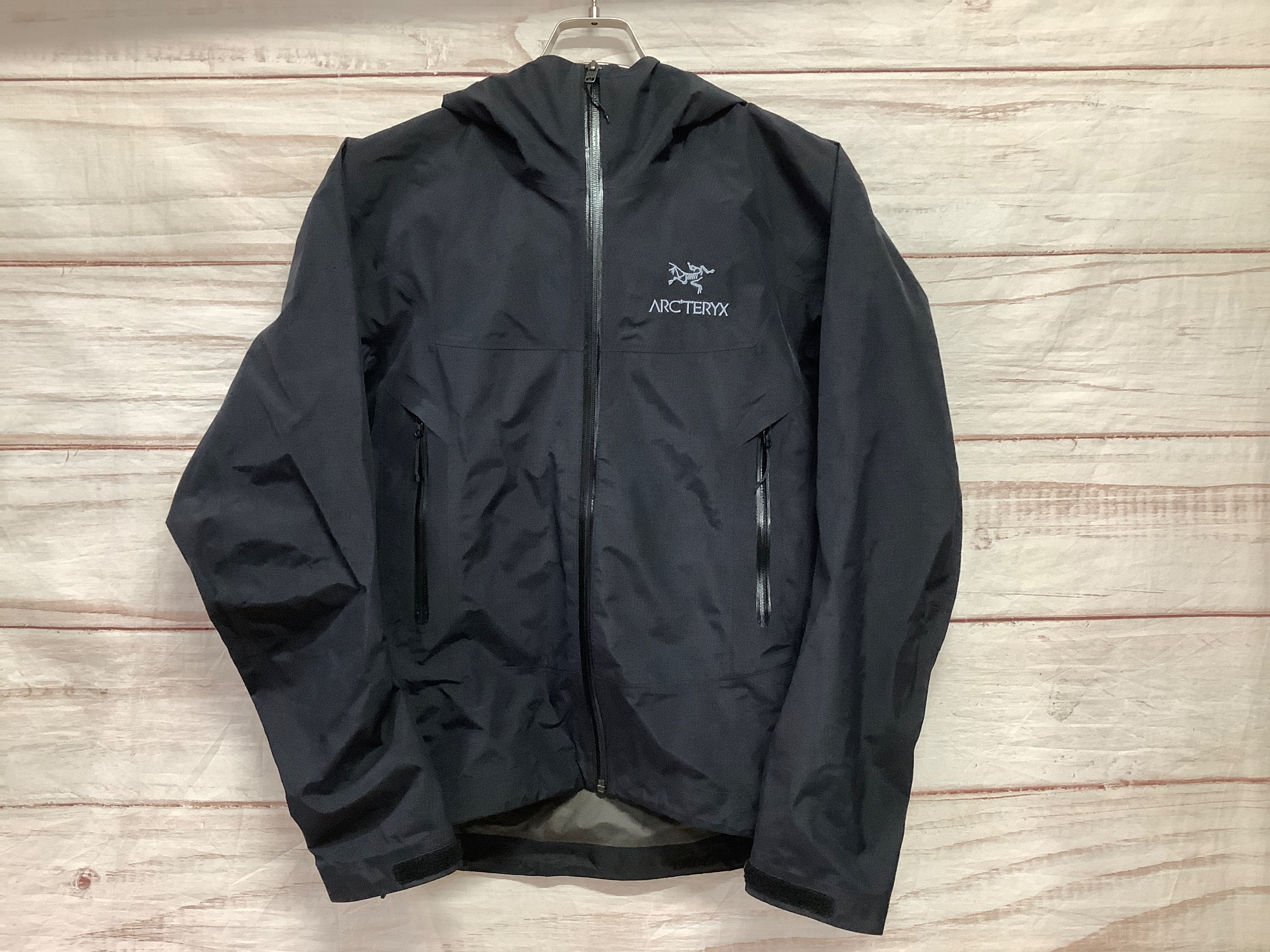 Arc'teryx ブラック ナイロンジャケット ARC'TERYX ナイロンジャケット / Atom Jacket メンズ : ZOZOTOWN Yahoo