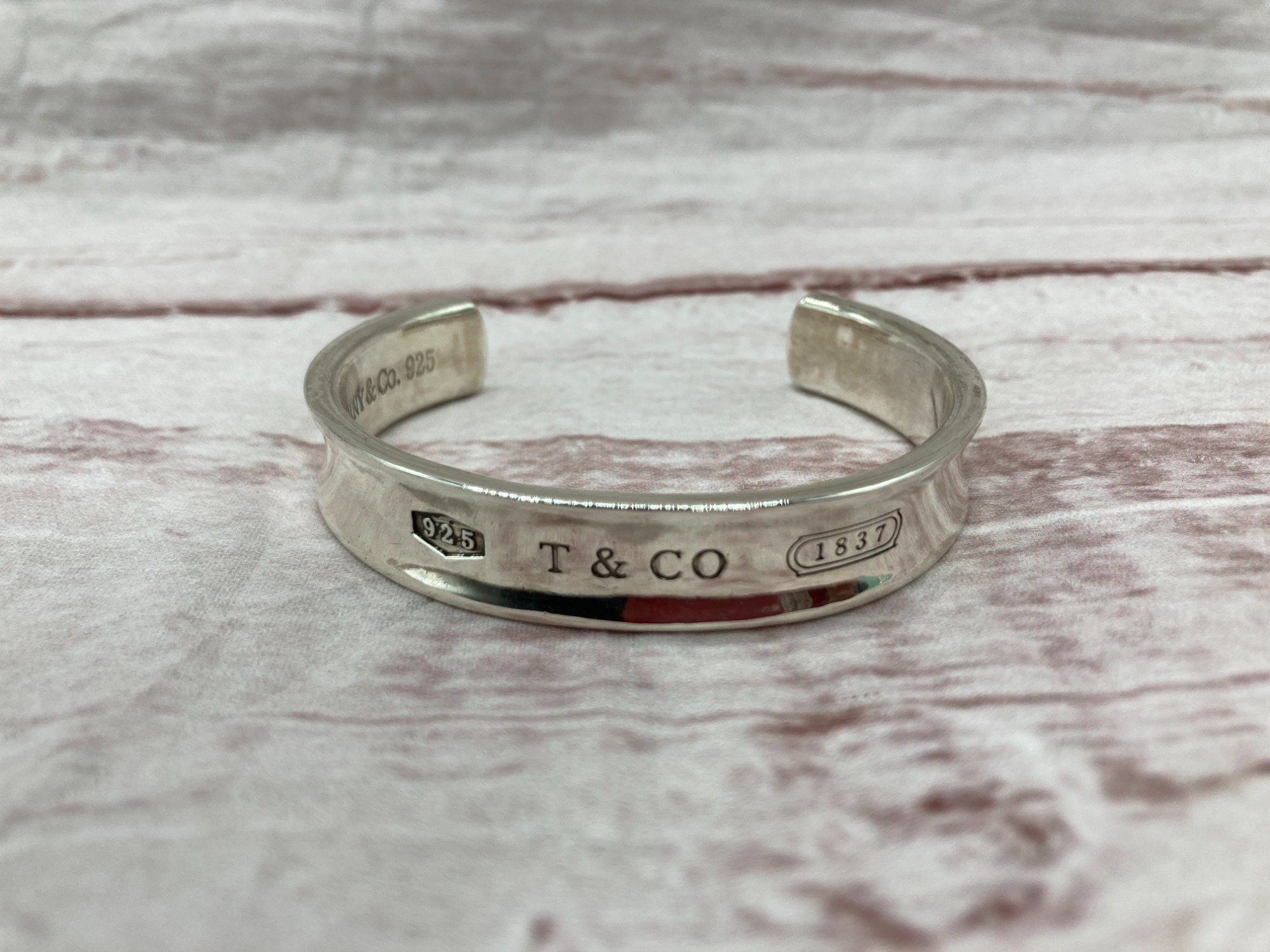 スマホで購入】Tiffany & Co.(ティファニー)1837シルバーバングル を