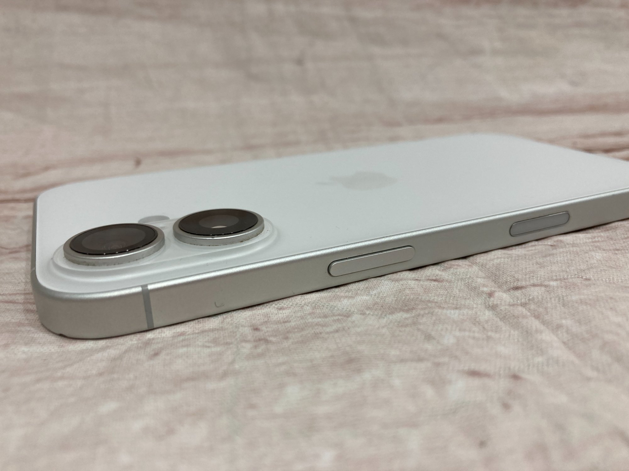 Apple / アップル】スマートフォン iPhone16 MYDR3J/A｜話題のモデルが