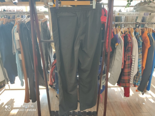 パンツのジョグパンツ