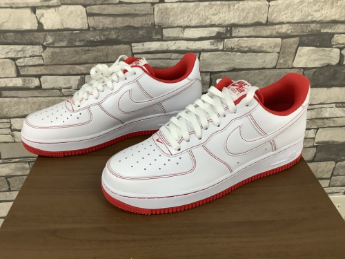 スニーカーのNIKE　中古