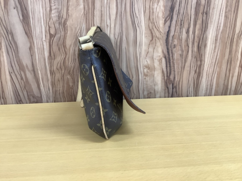 バッグ ポシェットのモノグラム